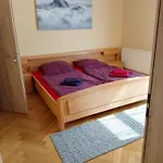 Am Bahnhof Vendégház