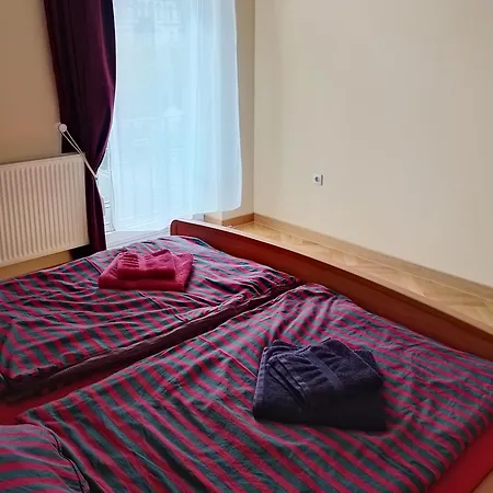 Am Bahnhof 3*