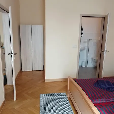 Am Bahnhof Guest house
